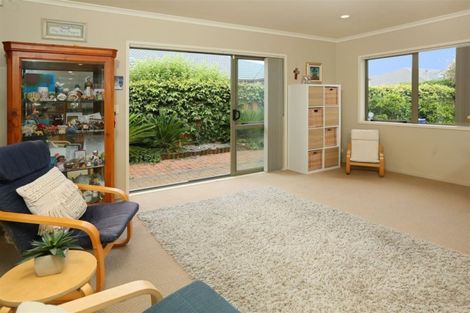Photo of property in 5 Lantern Court, Henderson, Auckland, 0612