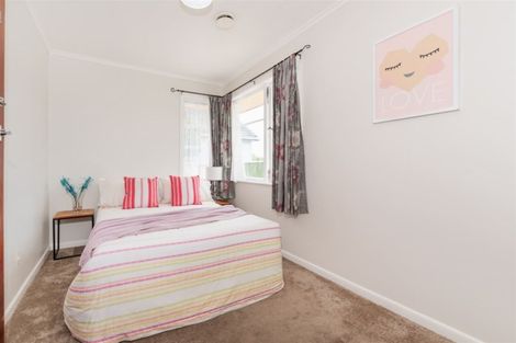 Photo of property in 87 Godley Road, Green Bay, Auckland, 0604