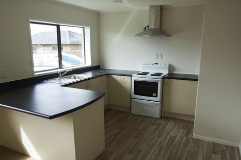 Photo of property in 2/98 Harris Street, Pukekohe, 2120