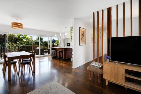 Photo of property in 19 Alberta Road, Glen Avon, New Plymouth, 4312