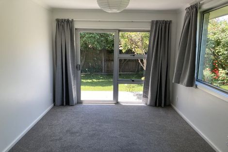 Photo of property in 4a Armstrong Avenue, Saint Martins, Christchurch, 8022