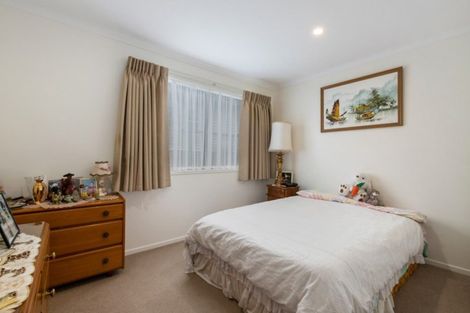 Photo of property in 8 Savage Crescent, Upper Hutt Central, Upper Hutt, 5018