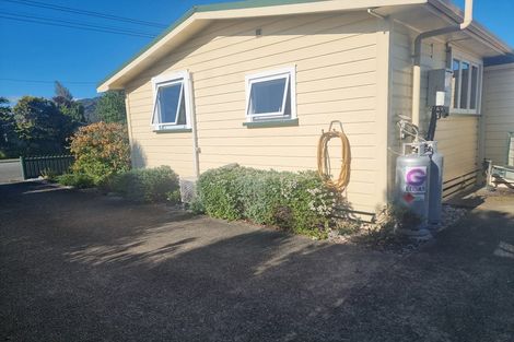 Photo of property in 7 Hampden Street, Murchison, 7007