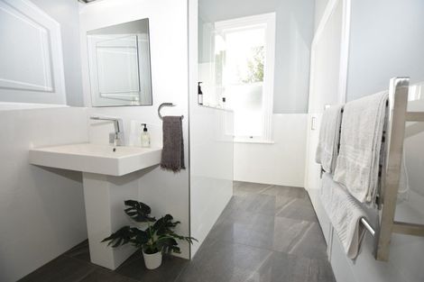 Photo of property in 12 Rhodes Street, Carterton, 5713