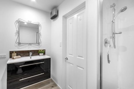 Photo of property in 214 Dyers Pass Road, Cashmere, Christchurch, 8022