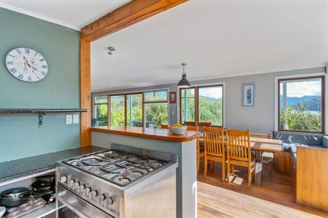 Photo of property in 948 Queen Charlotte Drive, Linkwater, Picton, 7281