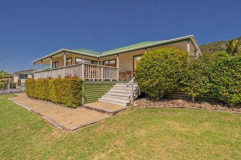 Photo of property in 86 Hahei Beach Road, Hahei, Whitianga, 3591