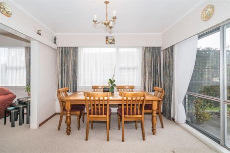 Photo of property in 14 Hollows Crescent, Takaro, Palmerston North, 4412