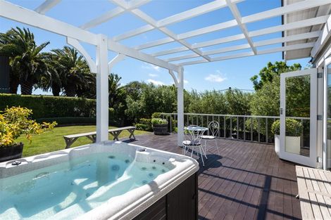 Photo of property in 52 Saint Andrews Hill Road, Mount Pleasant, Christchurch, 8081