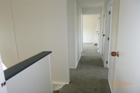 Photo of property in 8 St Catherine Crescent, West Harbour, Auckland, 0618