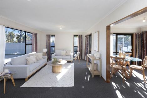 Photo of property in 11 Oakley Crescent, Hornby, Christchurch, 8042