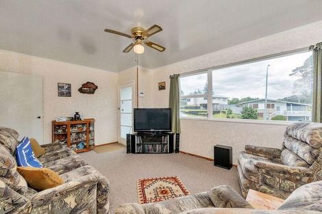 Photo of property in 19 Glendene Avenue, Glendene, Auckland, 0602