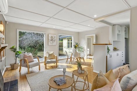 Photo of property in 25 Weka Road, Raumati Beach, Paraparaumu, 5032