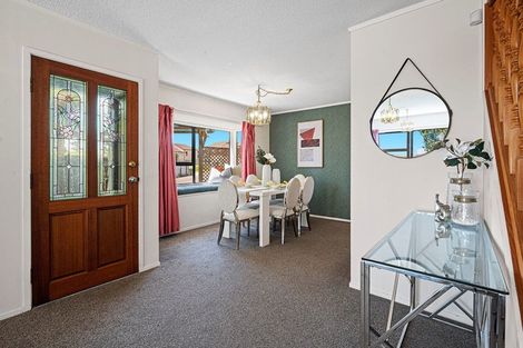 Photo of property in 1/23 Glenshee Place, Highland Park, Auckland, 2010