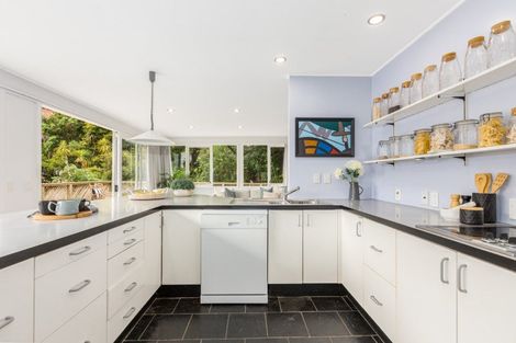 Photo of property in 12 Whiorau Grove, Lowry Bay, Lower Hutt, 5013