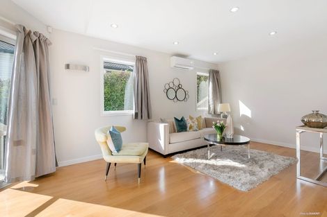 Photo of property in 26a Sunset Road, Unsworth Heights, Auckland, 0632