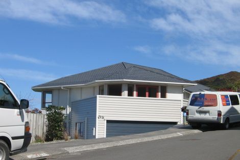 Photo of property in 17 Meadowcroft Grove, Johnsonville, Wellington, 6037