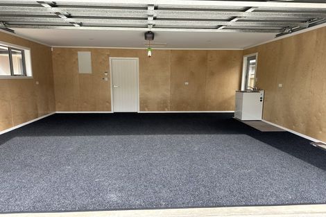 Photo of property in 32 Solitude Crescent, Kelvin Grove, 4414