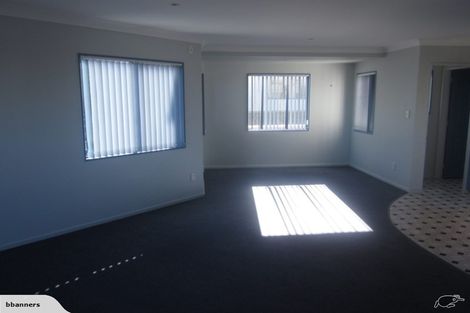 Photo of property in 30a Bowes Crescent, Strathmore Park, Wellington, 6022