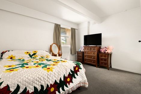 Photo of property in 31 Mckenzie Road, Mangere Bridge, Auckland, 2022