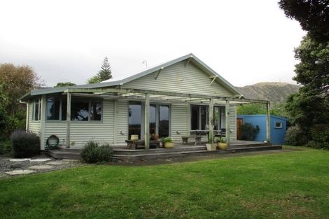 Photo of property in 137 Wellington Road, Paekakariki, 5034