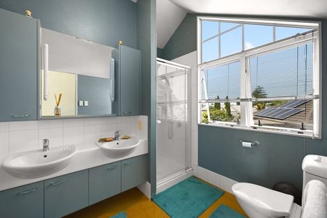 Photo of property in 12 Dover Road, St Andrews, Hamilton, 3200