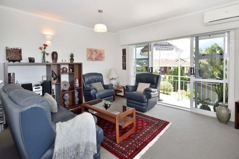 Photo of property in 3/35 Rangitoto Terrace, Milford, Auckland, 0620