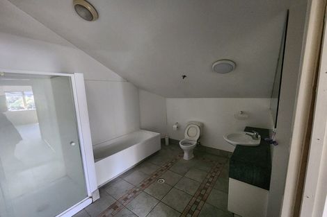 Photo of property in 10/15 Clearwater Cove, West Harbour, Auckland, 0618