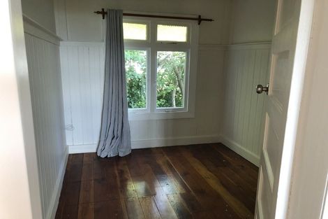 Photo of property in 34 Waitohu Road, York Bay, Lower Hutt, 5013