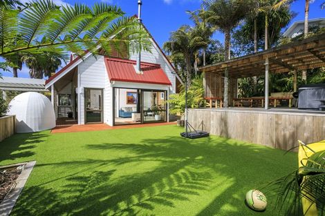 Photo of property in 2/10 Braemar Road, Castor Bay, Auckland, 0620