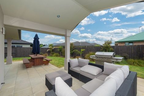 Photo of property in 11 Wakefield Place, Rototuna North, Hamilton, 3210