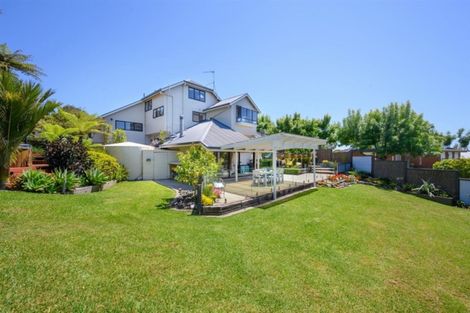 Photo of property in 16 Wainoni Heights, Greenhithe, Auckland, 0632