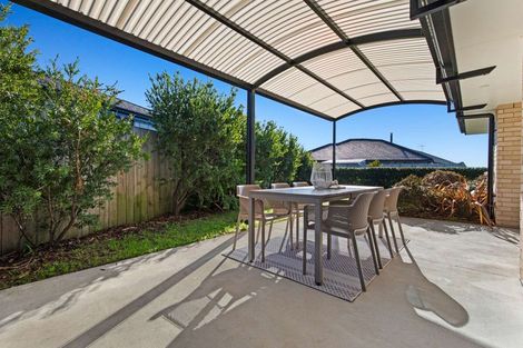 Photo of property in 2 Muriel Way, Papamoa Beach, Papamoa, 3118