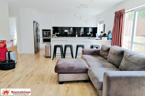 Photo of property in 3c Crystal Avenue, Glendene, Auckland, 0602