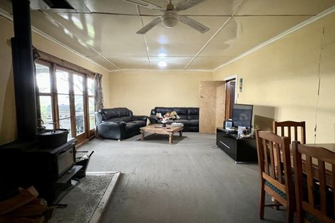 Photo of property in 2112 Orepuki Riverton Highway, Pahia, Riverton, 9881