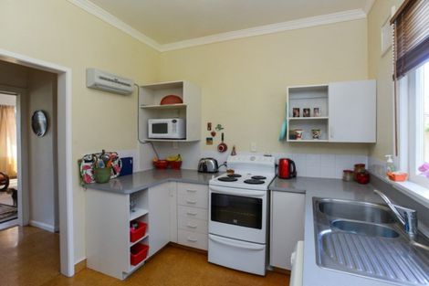 Photo of property in 216 Saint Leonards Avenue, Saint Leonards, Hastings, 4120