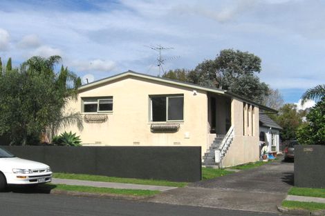 Photo of property in 82 Priestley Drive, Bucklands Beach, Auckland, 2014