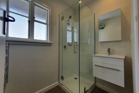 Photo of property in 7 Straven Road, Riccarton, Christchurch, 8011