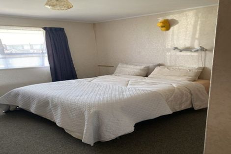 Photo of property in 1/6 Annette Avenue, Te Atatu South, Auckland, 0610