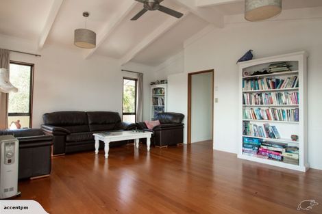 Photo of property in 18 Margaret Drive, Omokoroa, 3114