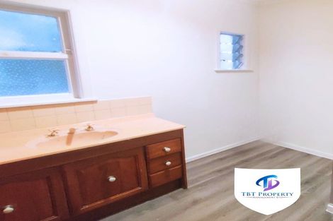 Photo of property in 2/39 Motatau Road, Papatoetoe, Auckland, 2025