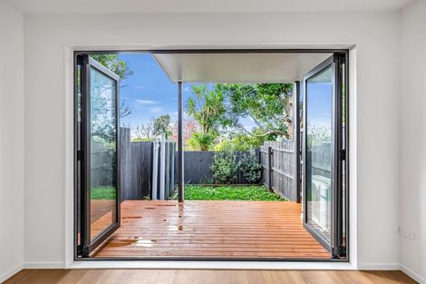 Photo of property in 3/32 Brandon Road, Glen Eden, Auckland, 0602