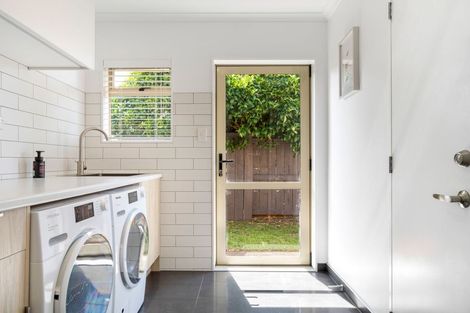 Photo of property in 6 Madeira Close, Papamoa Beach, Papamoa, 3118