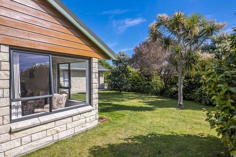 Photo of property in 5 Langdale Avenue, Paraparaumu, 5032