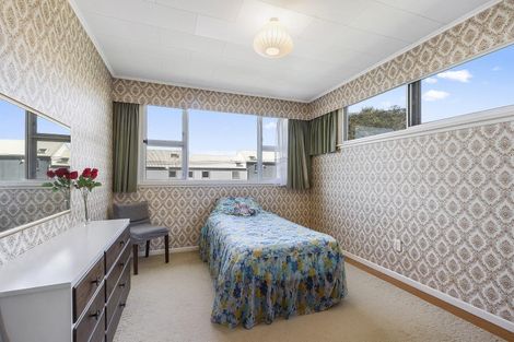 Photo of property in 13 Lambley Road, Titahi Bay, Porirua, 5022