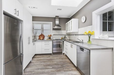 Photo of property in 35 Karepa Street, Brooklyn, Wellington, 6021