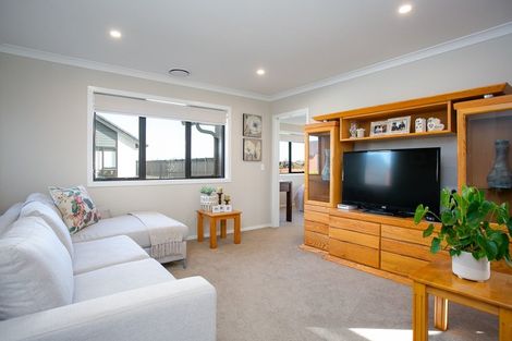 Photo of property in 18d Rose Leigh Drive, Cambridge, 3434