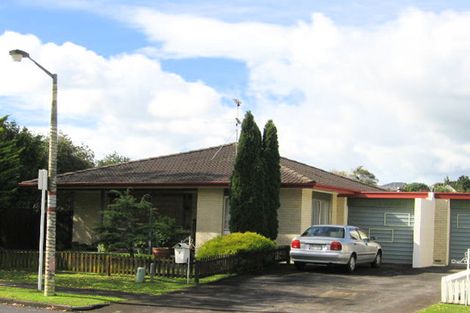 Photo of property in 1/2 Mirrabooka Avenue, Botany Downs, Auckland, 2010
