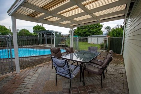 Photo of property in 4 Mckenzie Terrace, Carterton, 5713