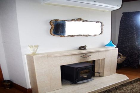 Photo of property in 28 Napier Street, Opunake, 4616